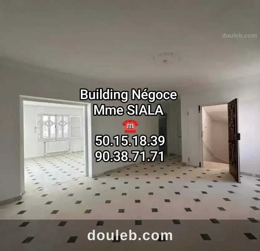 Ennasr 2 étage de villa 220 m2 côté lycée - Miniature 2