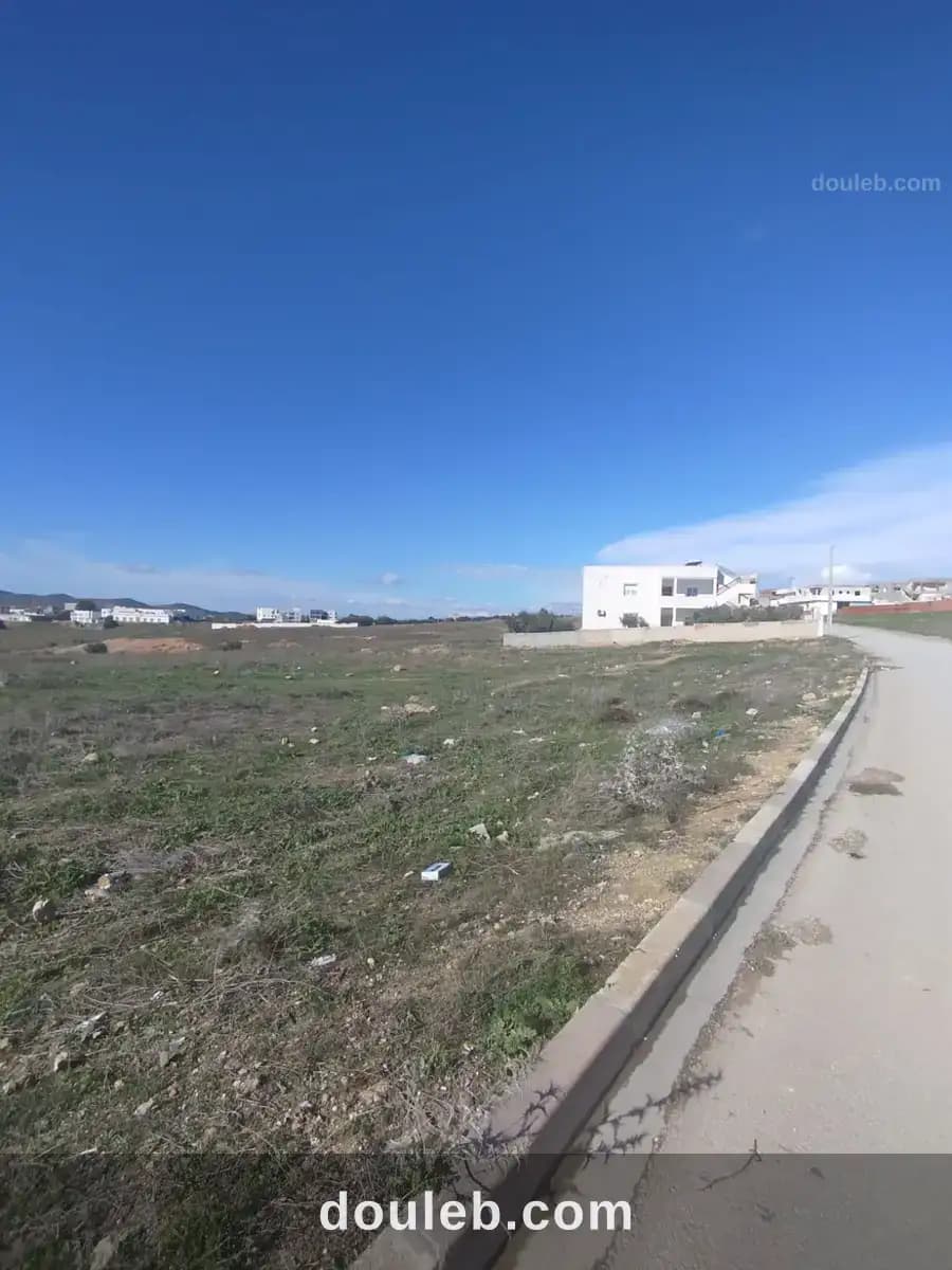 Un lot de terrain à ennasr3 les collines d'ennasr à Ariana