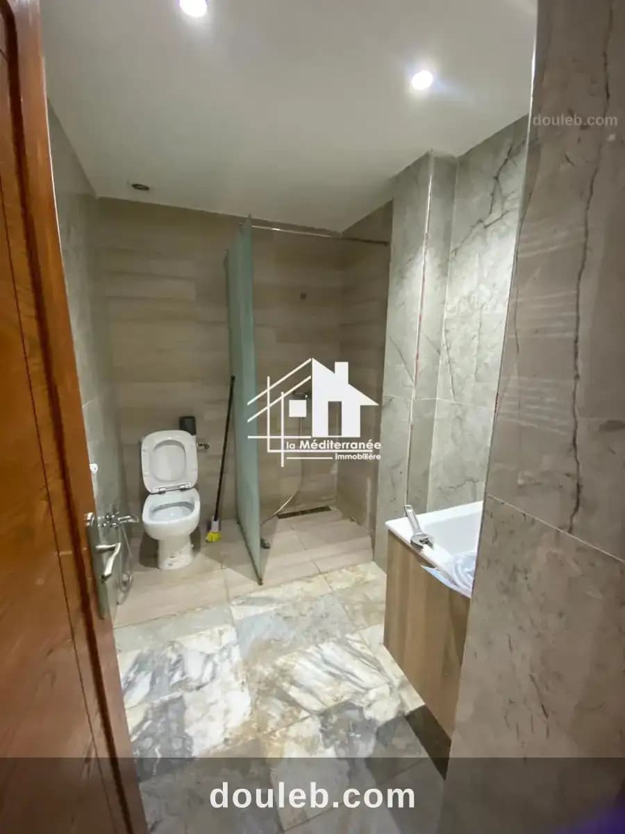 Un appartement s3 rdc meublé avec jardin au bardo - Miniature 5
