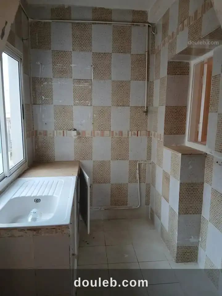 2 éme étage abed el hmid el mourouj 5 à Ben Arous