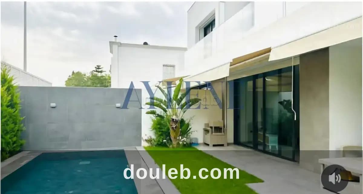 Villa s4 avec piscine au lac 2 à Tunis