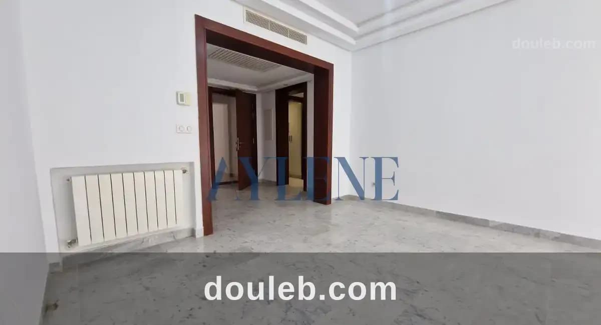 Appartement s4 avec une chambre de service à Tunis
