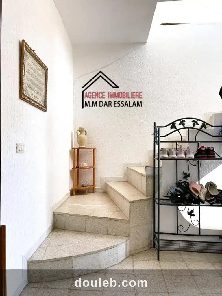 Maison avec deux garages - Miniature 4
