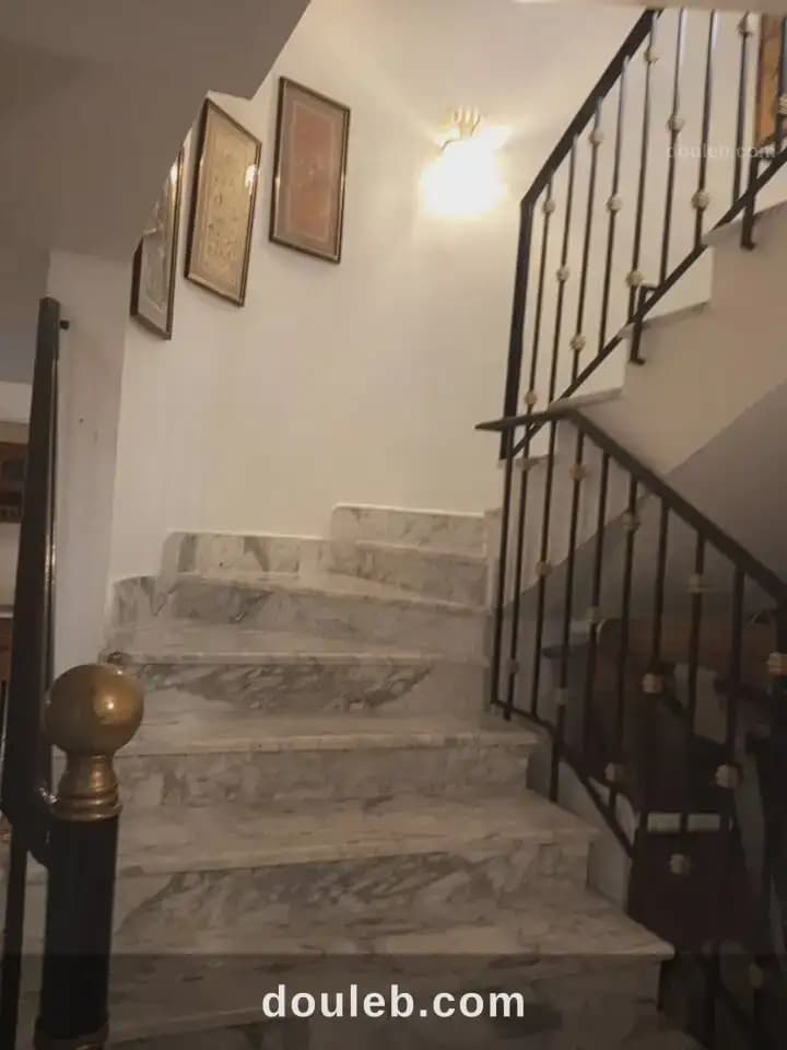 Ennasr 2 agréable villa bien située à Ariana
