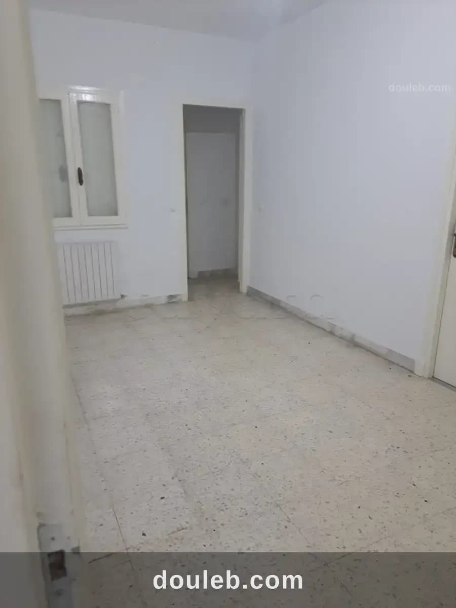 Appartement en face campus universitaire manar1 à Tunis