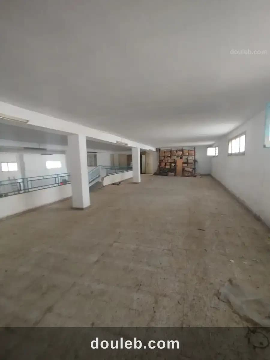 Un grand dépôt de 1821 m2 au coeur du lac3 à Tunis