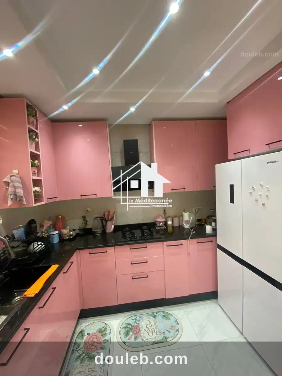 Bien disponible - Miniature 3
