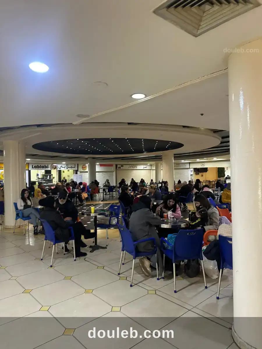 Restaurant au carrefour market lafayette à Tunis