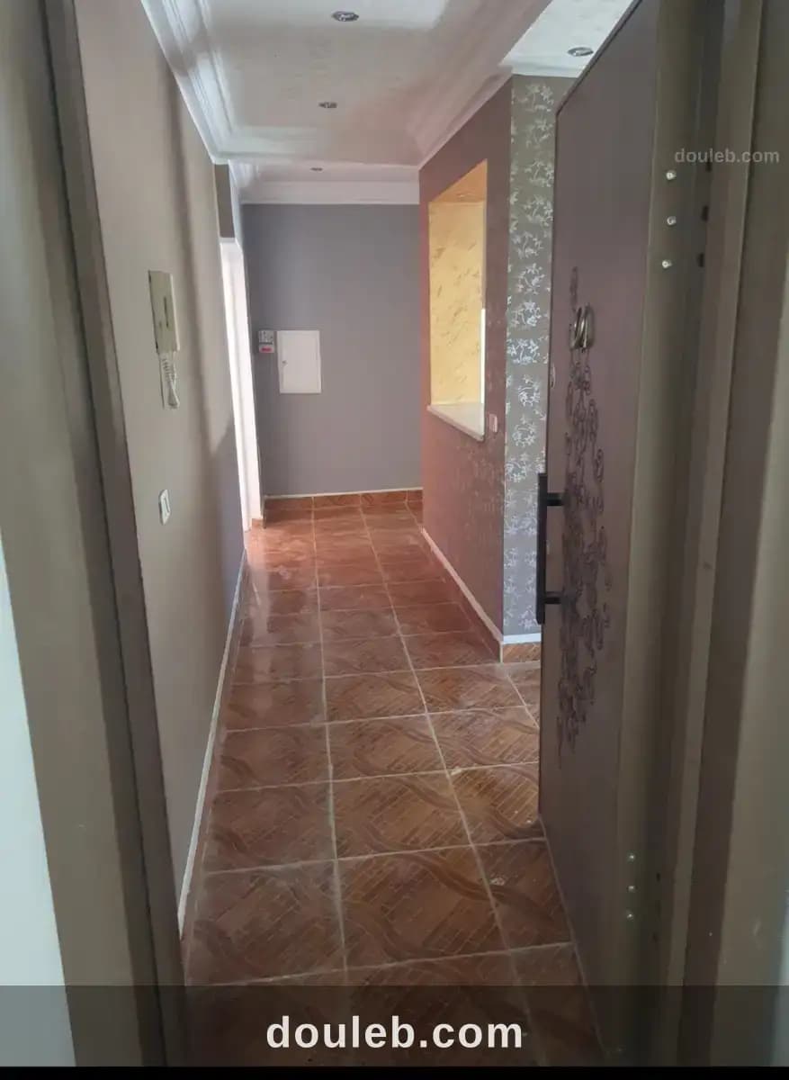 Etage s2 premier étage à Tunis