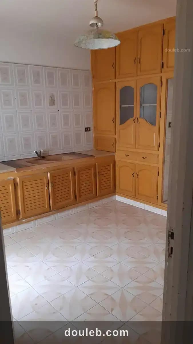 Maison a deux étages à saltnia - Miniature 2