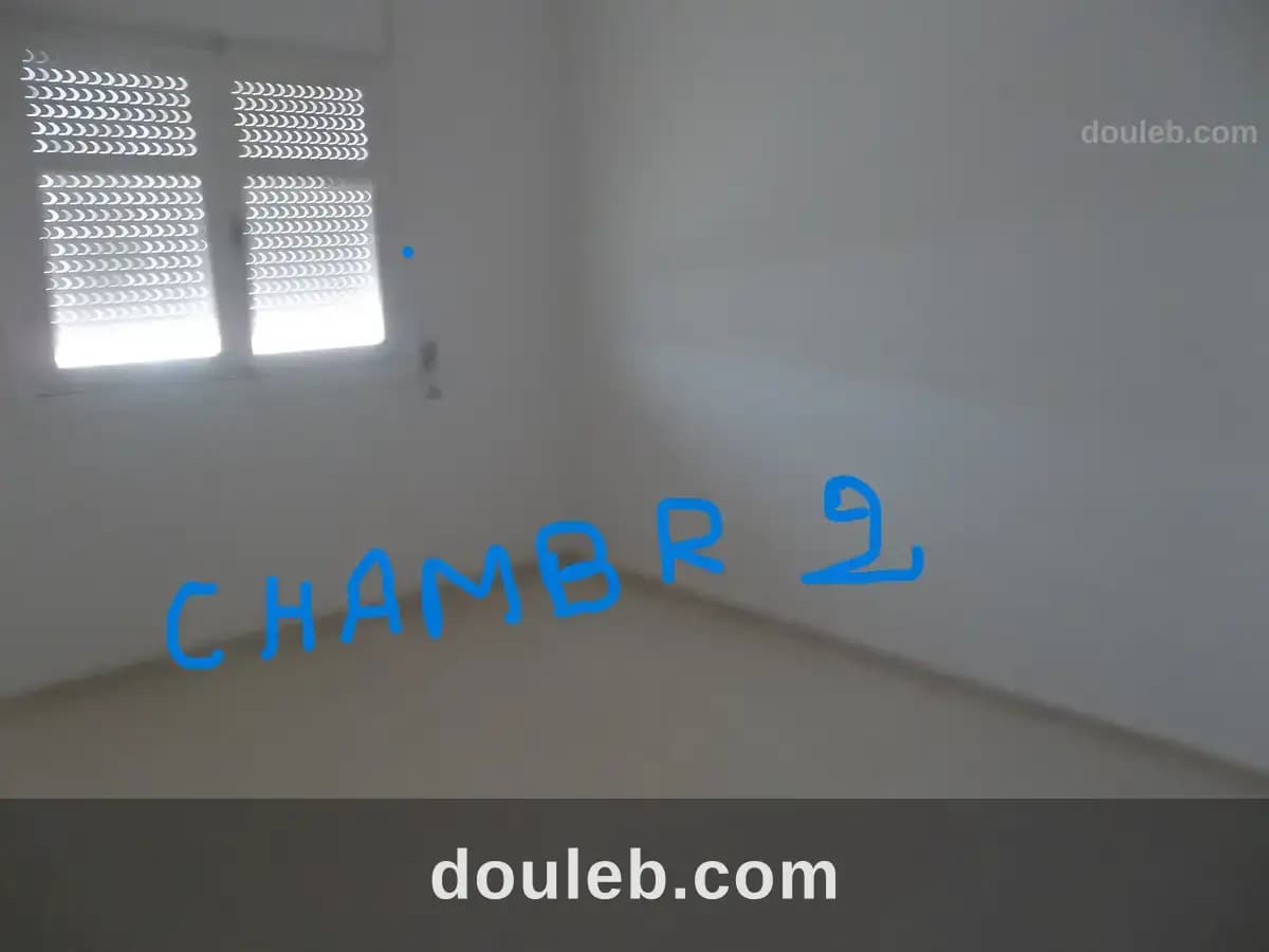 S2 nour jaafer raoued à Ariana