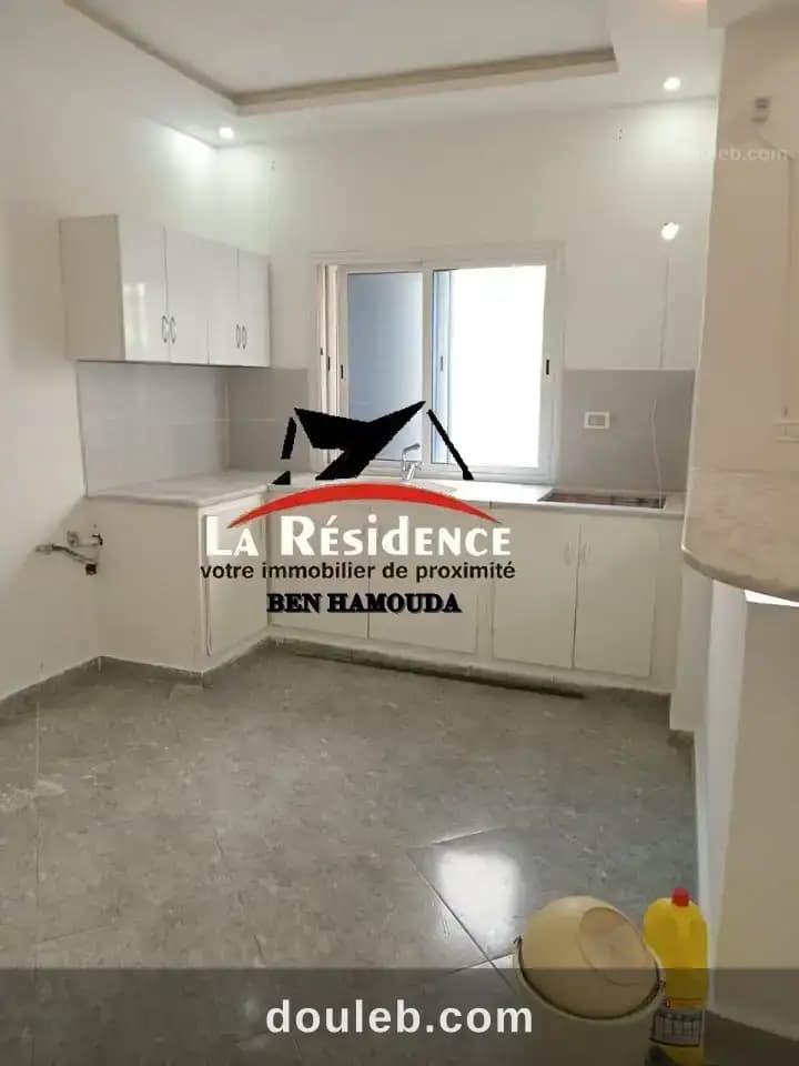 Appartement au 1 er étage à bhira bizerte - Miniature 2
