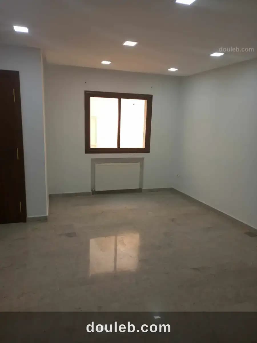 Bureau s1 à ain zaghouan à Tunis