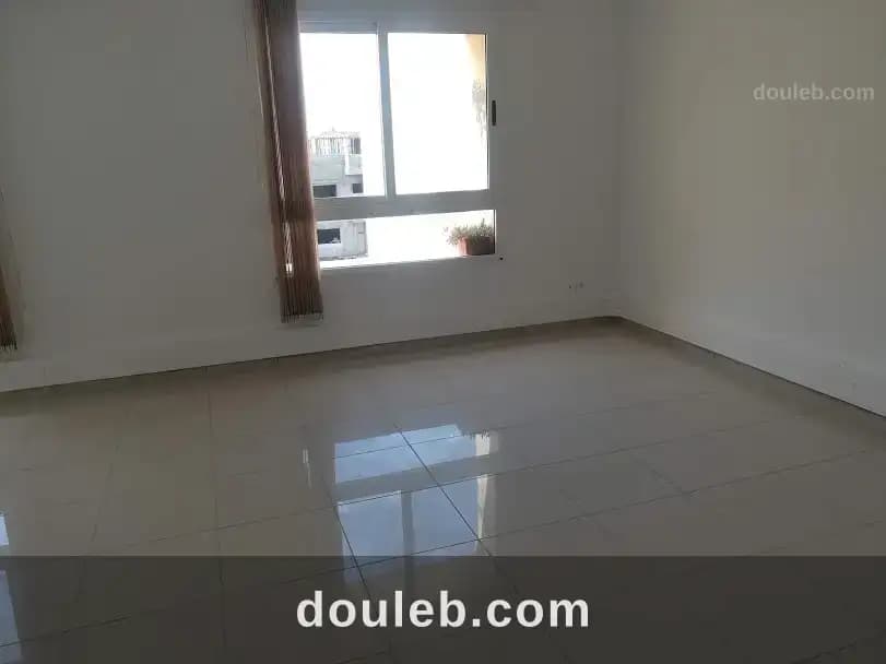 Spacieux hall plus 4 haut standing au lac 1 à Tunis