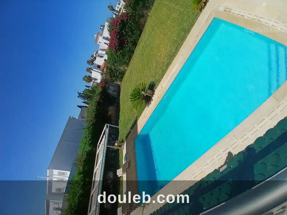 Villa avec piscine à chotrana 3 à Ariana