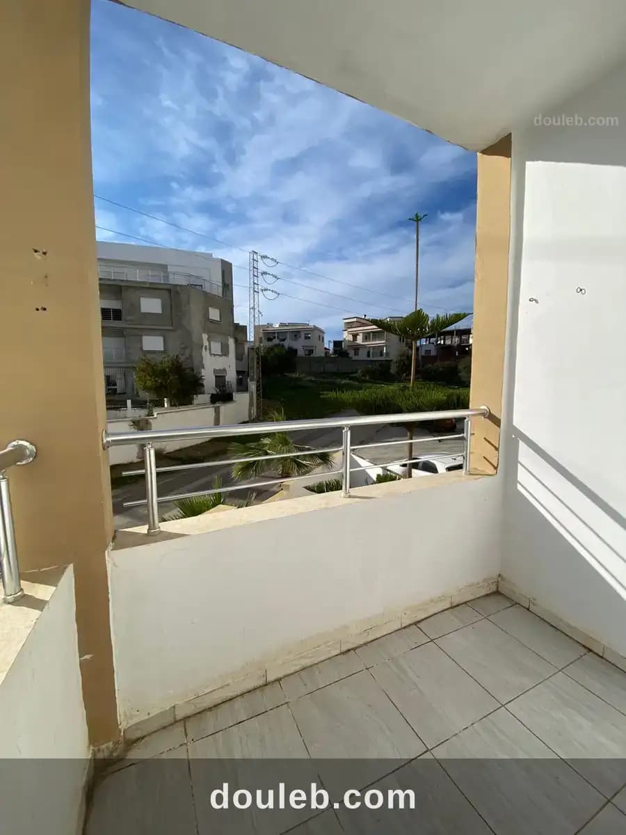 Un joli appartement disponible à ain mariem - Miniature 5