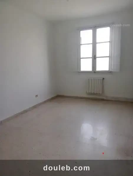 S plus 2 ensoleillé et aéré à Tunis