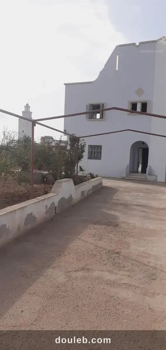 Villa rez de chaussée et 1er etage - Miniature 2
