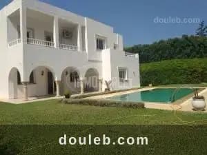 Superbe villa s5 avec piscine ref399a à Tunis