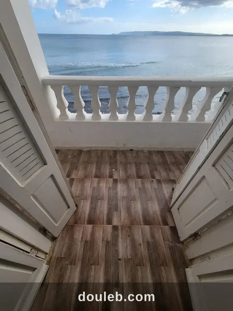 Superbe appartement pieds dans leau - Miniature 2