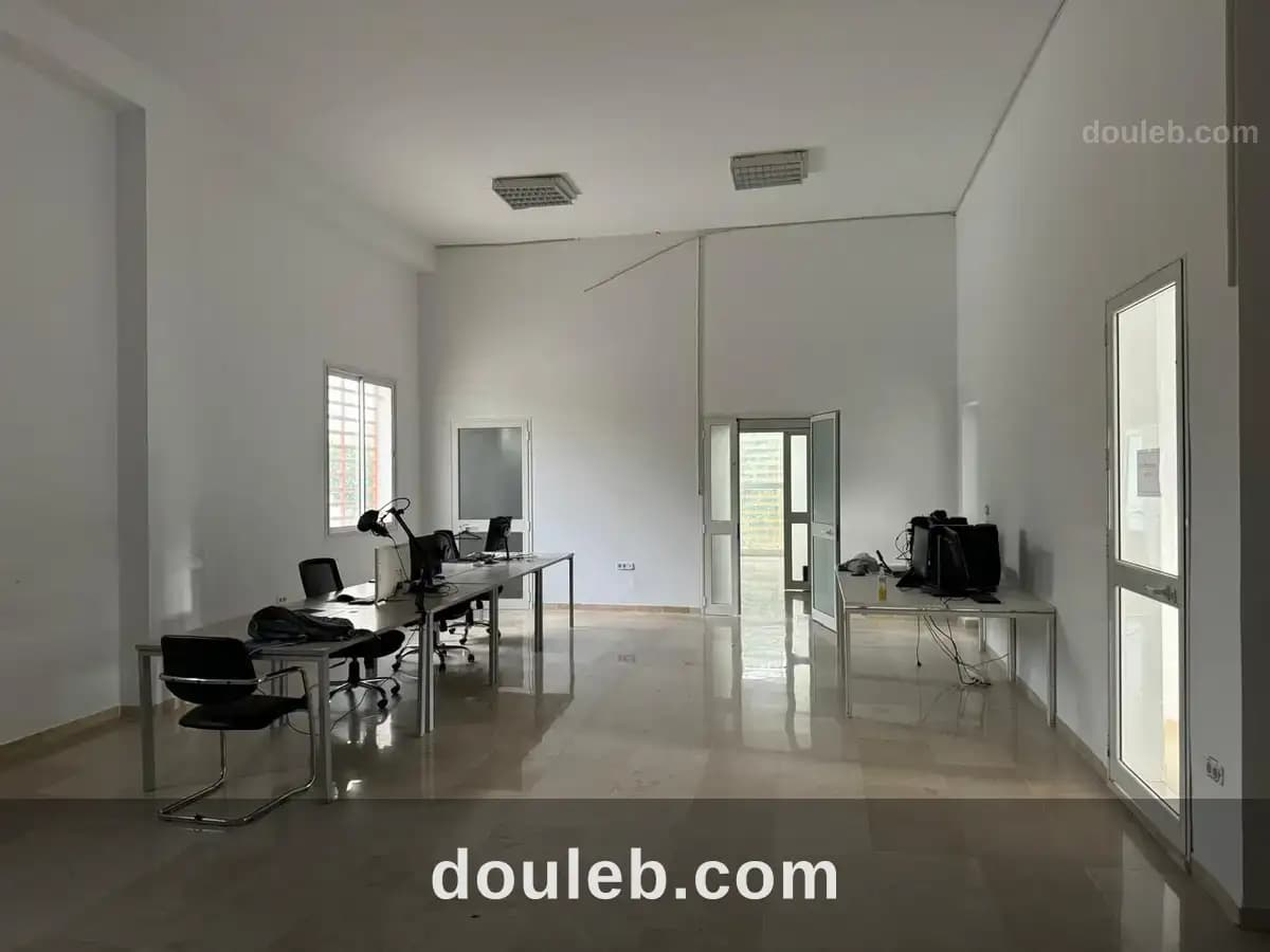 Bureau au rdc 230 m2 dans la zone lac 3 kram à Tunis