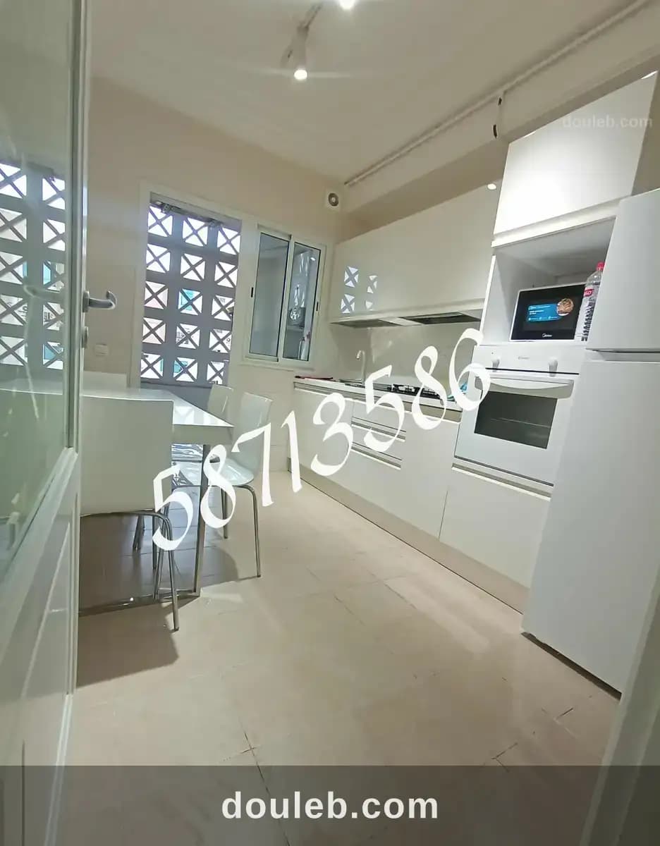 S 1 meuble avec p p ssol wahat pres jatdin à Tunis