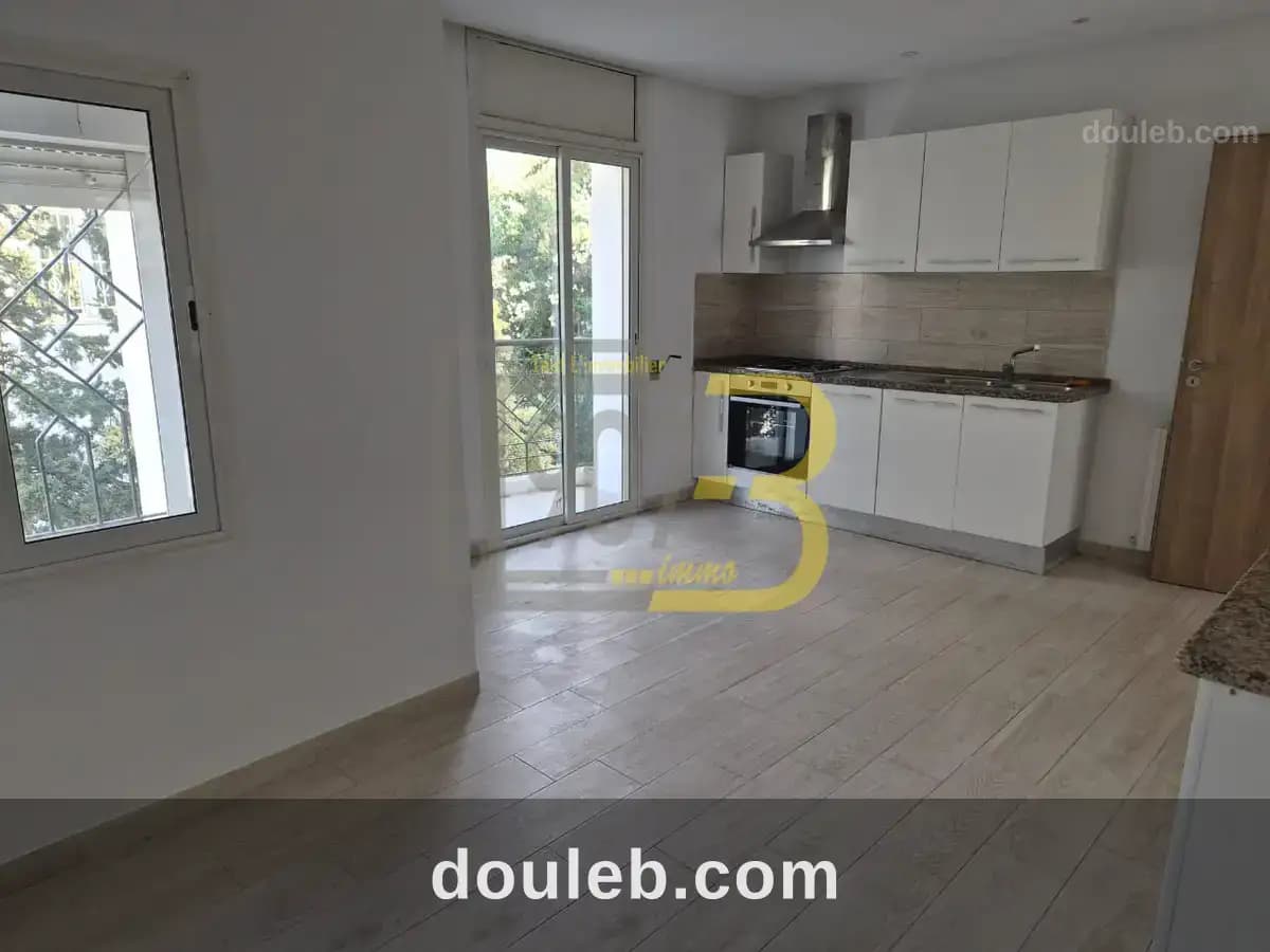 Un étage de villa s3 a menzah 9c à Tunis