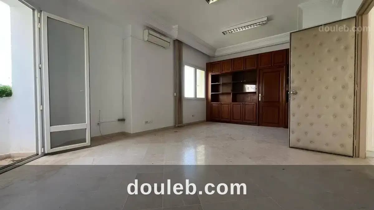 Bureau h4 de 180 m2 au lac 1 à Tunis