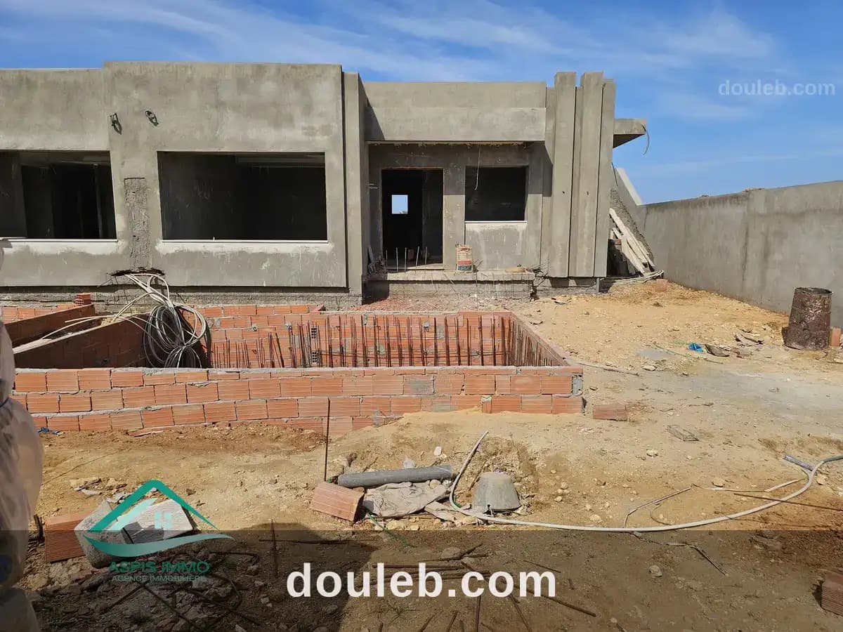 Vt897 maison 269 m2 avec piscine à kelibia à Nabeul
