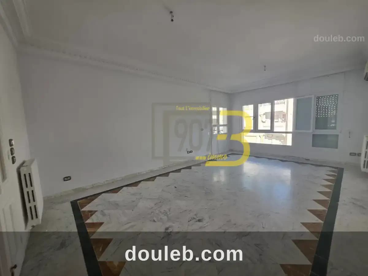 Appartement s3 cité ennasr pres du kiosque total à Ariana