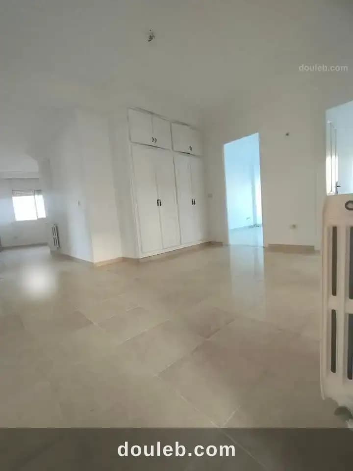 Spacieux etage de villa s4 à ennasr - Miniature 2
