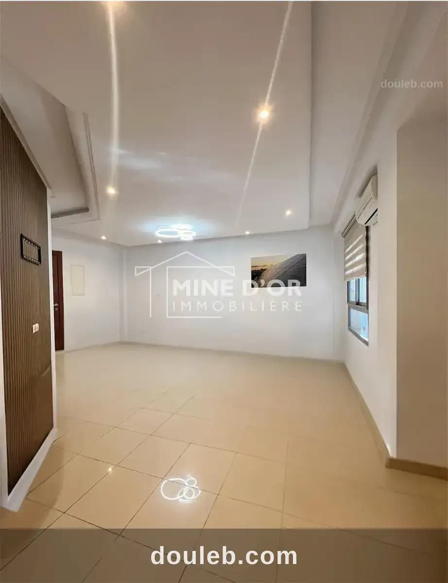 Bureau prestigieux et neuf en 3 espaces à Tunis