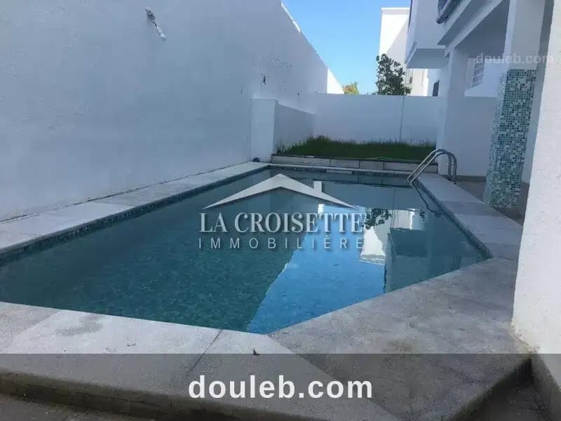Duplex s4 avec jardin et piscine à la marsa à Tunis
