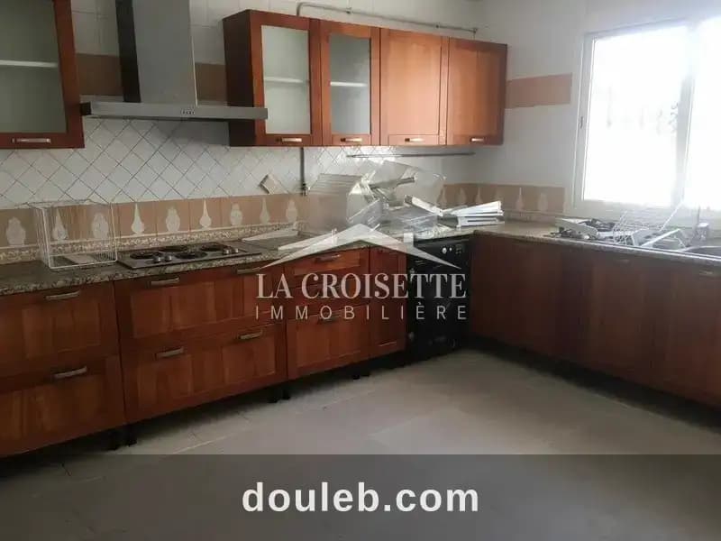 Duplex s4 avec jardin et piscine à la marsa - Miniature 3