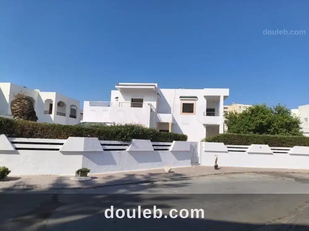 Villa à usage d'habitation ou bureautique à manar à Tunis