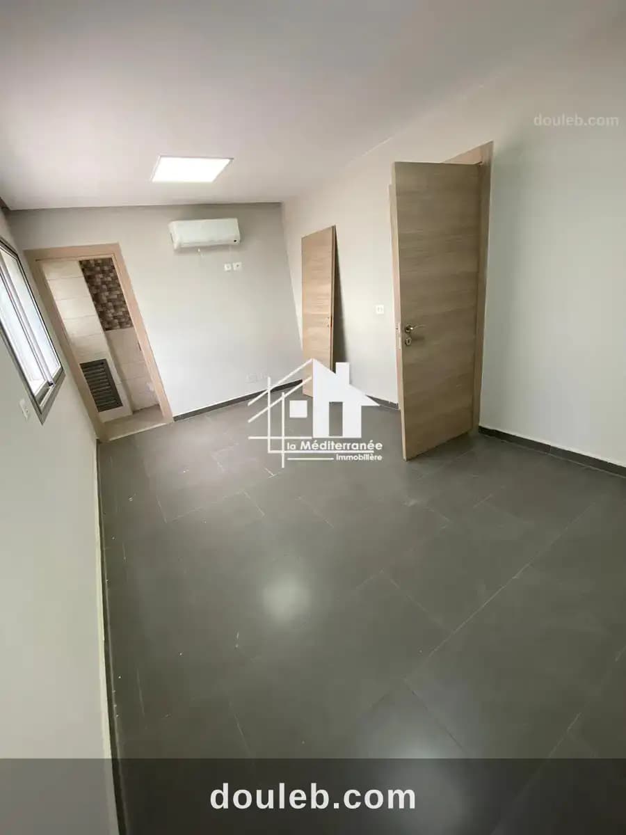 Bureau médical h1 au bardo - Miniature 3