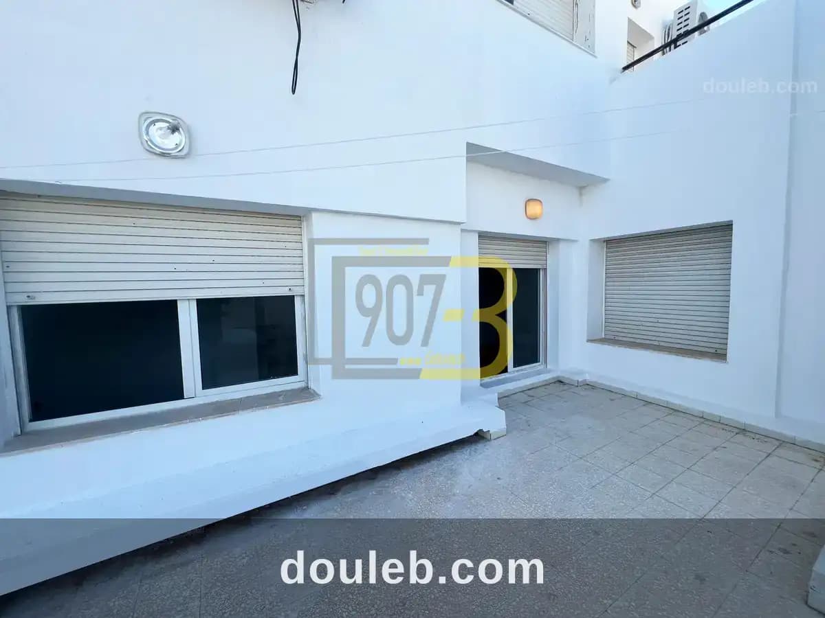 Un appartement de type s2 situé à ennasr 2 - Miniature 4