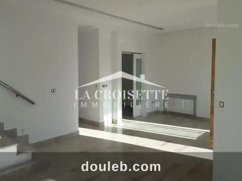 Duplex s3 avec terrasse à la marsa mdl0357 à Tunis