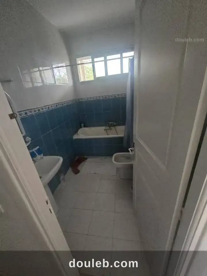Spacieux etage de villa - Miniature 2