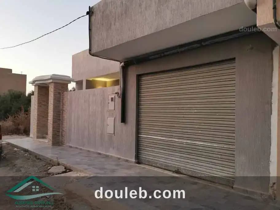 Vt984 maison 182 m2 à cité ksibah kelibia à Nabeul