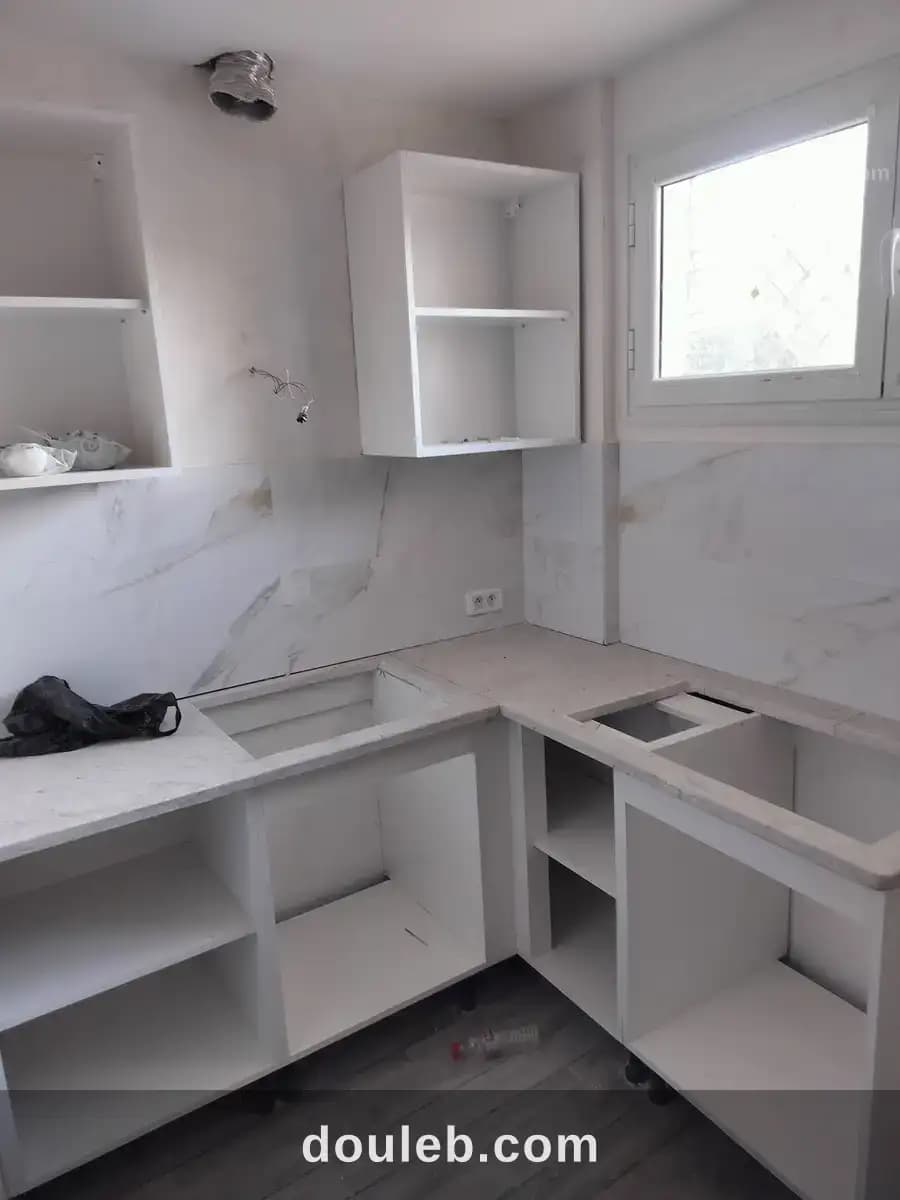 Un appartement et 2 locaux commerciaux - Miniature 2