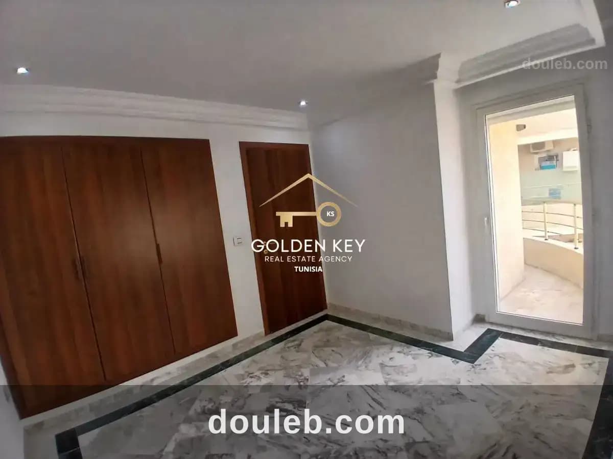 Appartement s2 ain zaghouane nord à Tunis