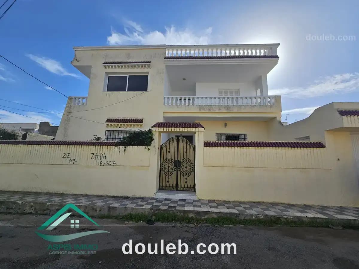 Vt978 maison 292 m2 à cité el ksiba kelibia à Nabeul