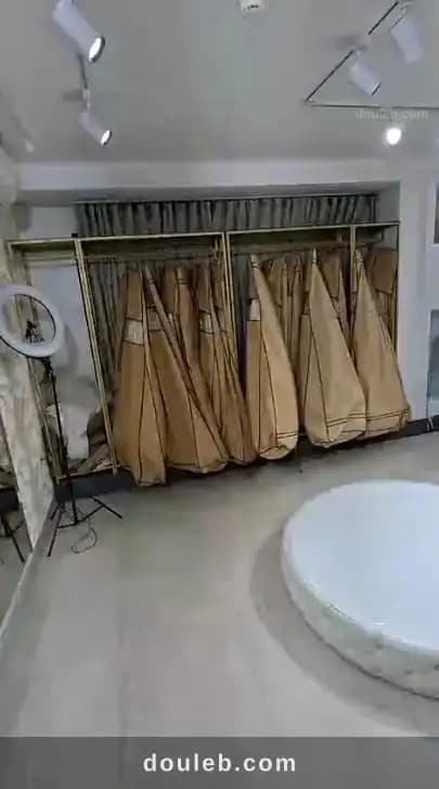Fonds de commerce showroom avec matériel lac 2 - Miniature 3
