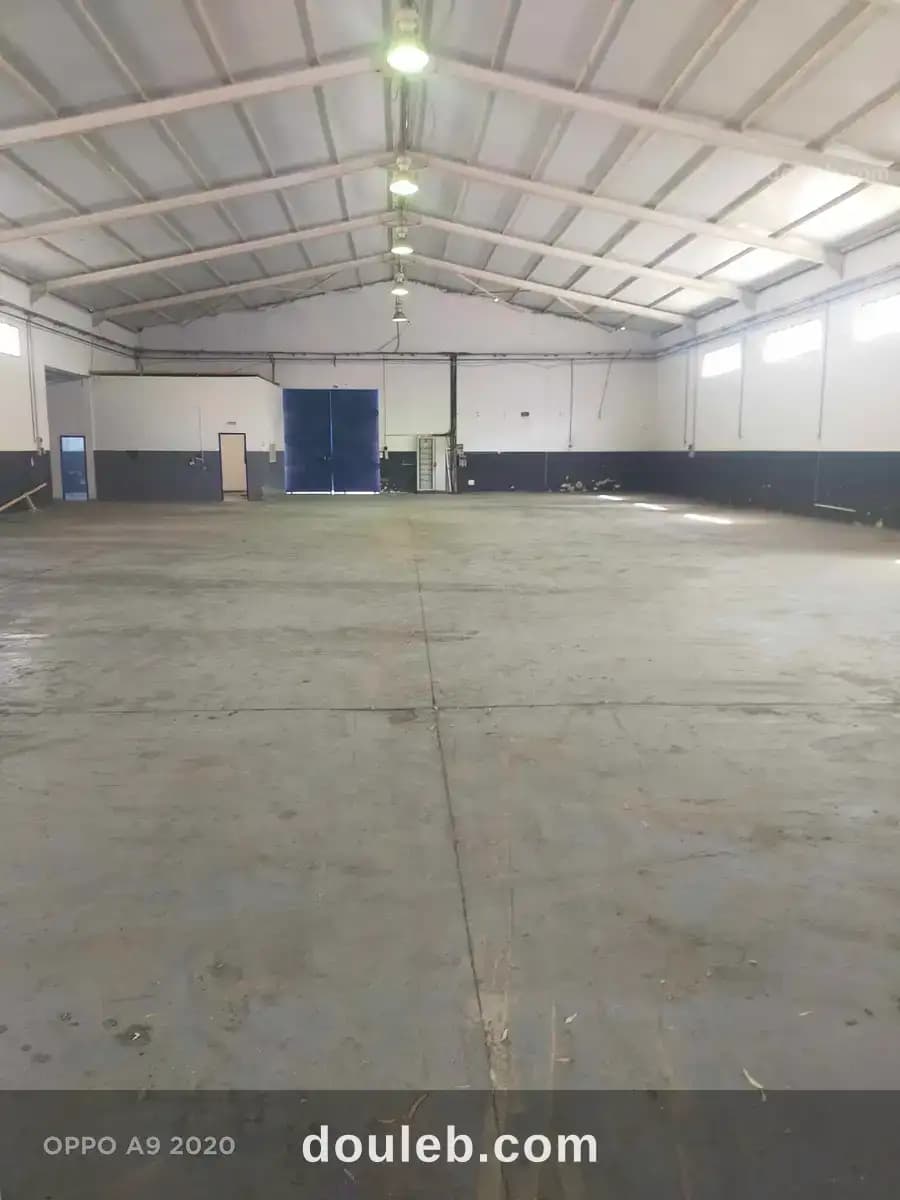 Un entrepôt à la zone industrielle borj cedria à Ben Arous