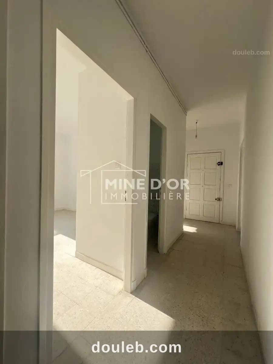 Av apprt s3 a la cite olympique menzah à Tunis