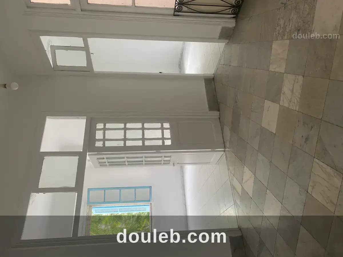 Appartement au 1er étage rue de la liberté à Tunis