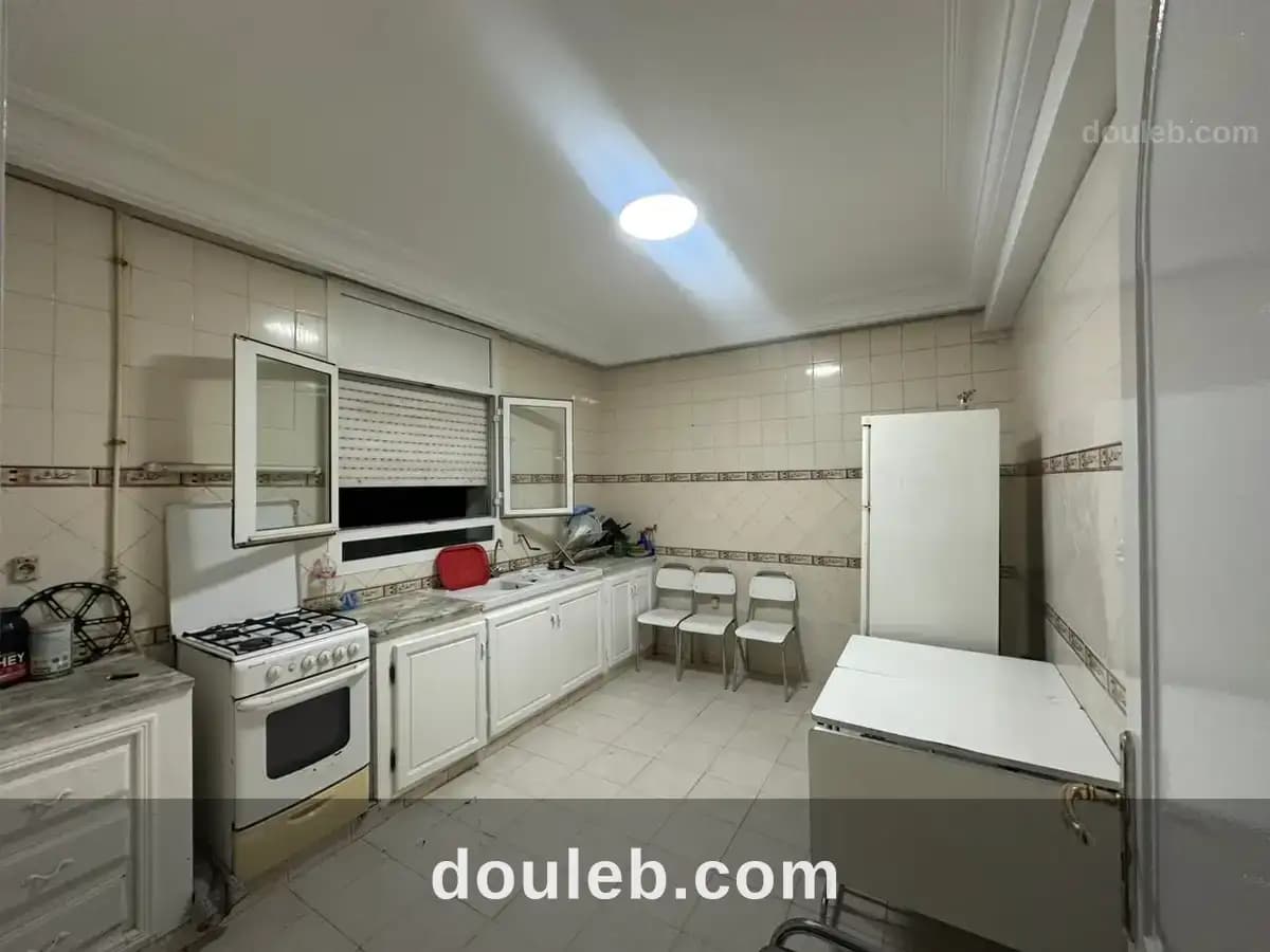 S2 avec balcon vue dégagée et cuisine équipé - Miniature 2