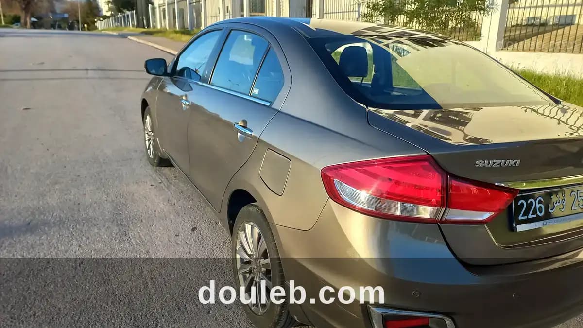 Suzuki ciaz 1ère main de chez un particulier - Miniature 2