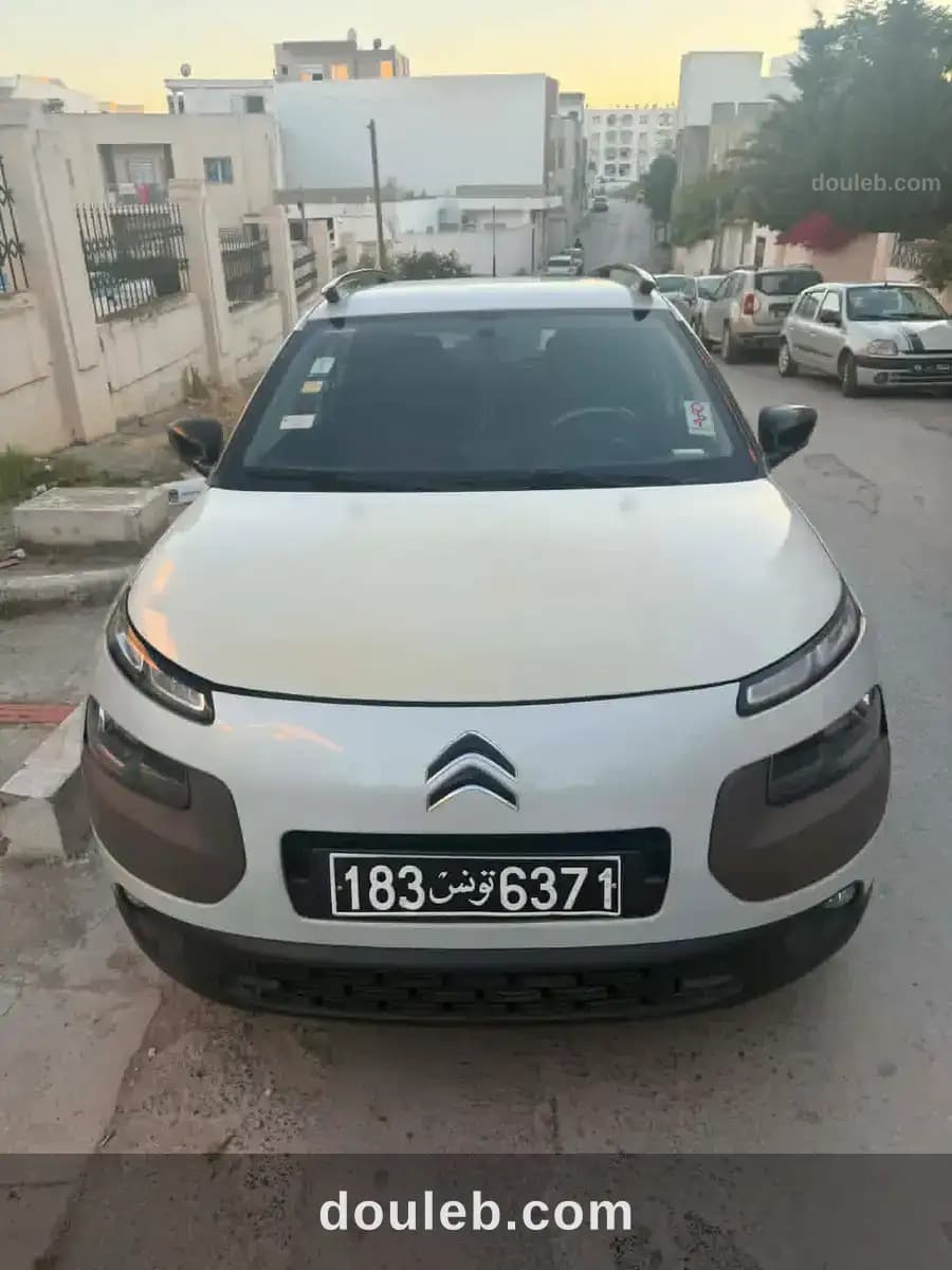 Citroen c4 cactus 2015 première main - Miniature 2